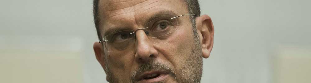 Barra Caracciolo - Per capire la Costituzione bisogna studiare